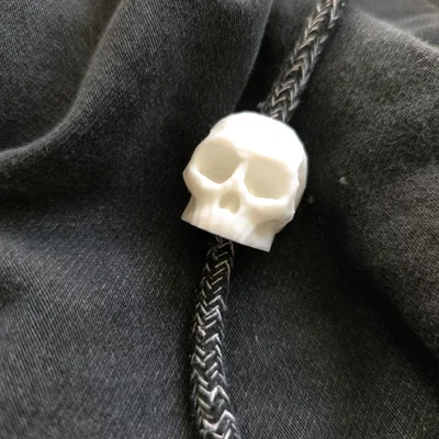 Hạt xỏ dây Low-Poly Skull