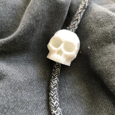 Hạt xỏ dây Low-Poly Skull