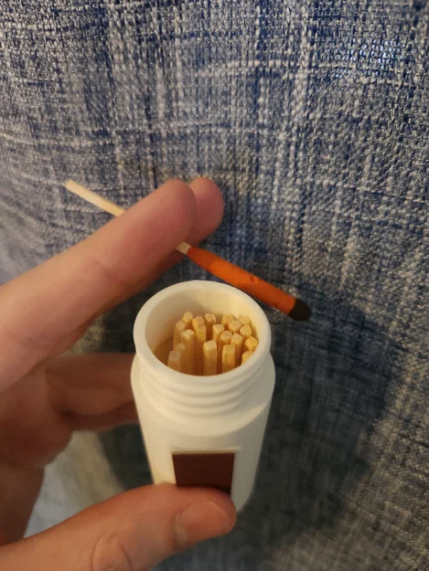 Hộp đựng diêm chống bão có vị trí dán giấy nhám và nắp vặn - Image 6