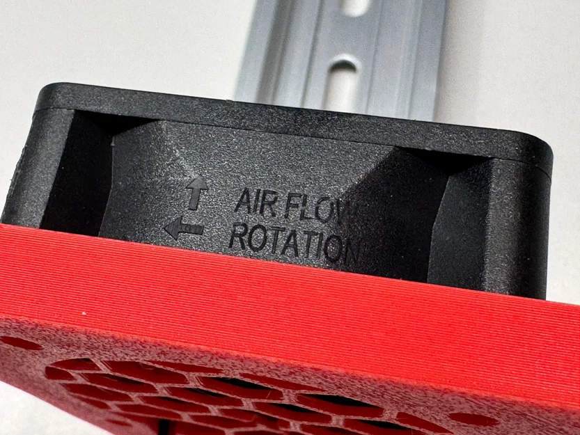 Giá đỡ quạt 5020 cho thanh DIN Rail nhôm Mercury One.1 - Image 10