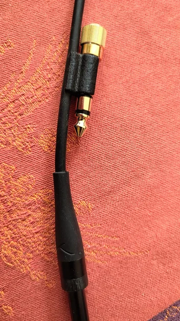 Kẹp giữ jack adapter và dây cáp tai nghe - Image 2