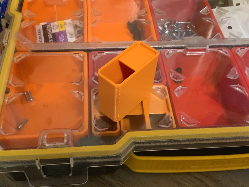 Khay Dewalt Gridfinity cho thùng đựng linh kiện Pro Small Parts Organizer - 25 x 55 - Image 1