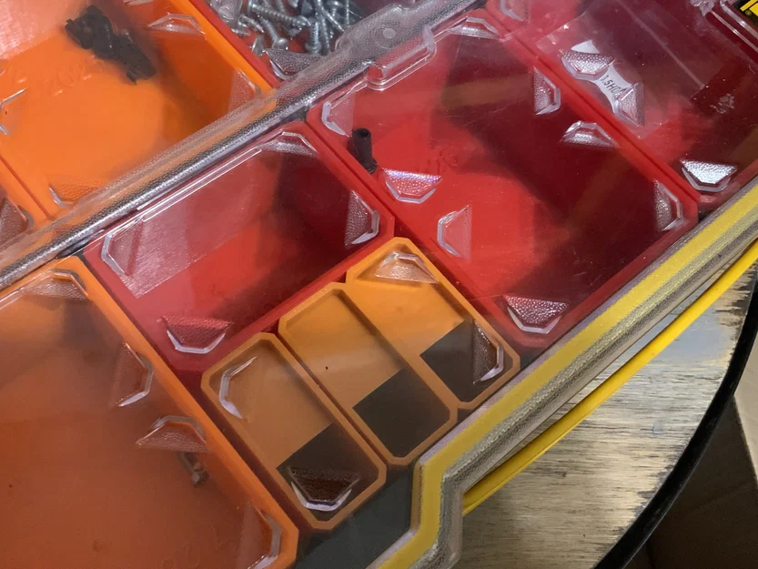 Khay Dewalt Gridfinity cho thùng đựng linh kiện Pro Small Parts Organizer - 25 x 55 - Image 3