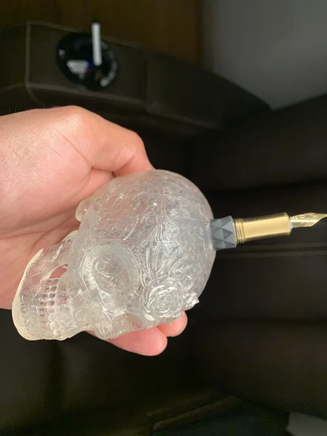 Ống cắm bút hình đầu lâu pha lê (Crystal Skull) - Image 3