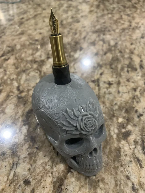 Ống cắm bút hình đầu lâu pha lê (Crystal Skull) - Image 5