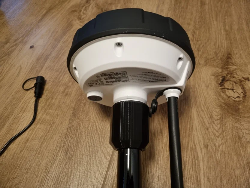 Giá treo tường RTK cho Luba 2 - Image 1