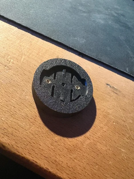 Ngàm gắn Wahoo có thêm lỗ cho heat insert - Image 1