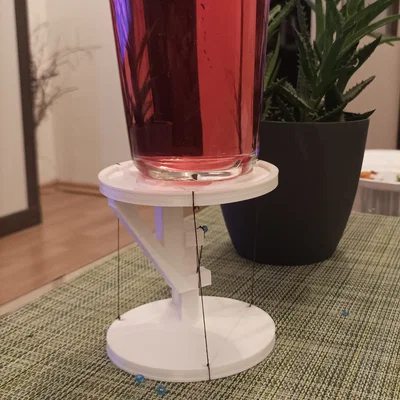 Triada Coaster: Đế lót ly lơ lửng phong cách Tensegrity độc đáo