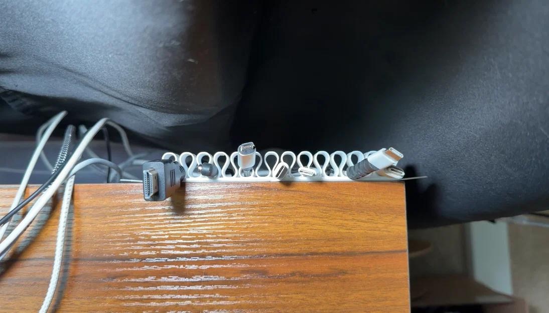 Khay giữ dây cáp 11 ngăn - Giải pháp cho góc làm việc gọn gàng - Image 1