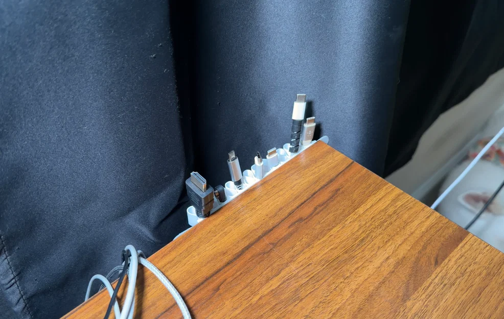 Khay giữ dây cáp 11 ngăn - Giải pháp cho góc làm việc gọn gàng - Image 2