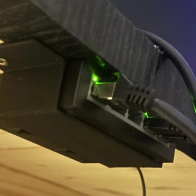 Giá treo TP-Link LS1005G gắn gầm bàn gọn gàng (3D Print)