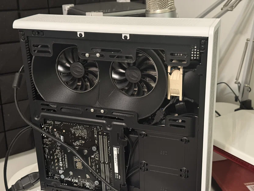 Ống dẫn khí cho GPU 1080 Ti SC2 trong vỏ Fractal Ridge 3D - Image 1