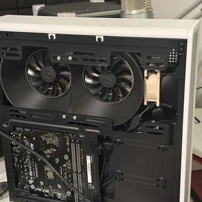 Ống dẫn khí cho GPU 1080 Ti SC2 trong vỏ Fractal Ridge 3D