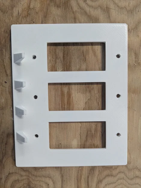 Mặt che công tắc 3 vị trí tích hợp móc treo chìa khóa tiện lợi - Image 1