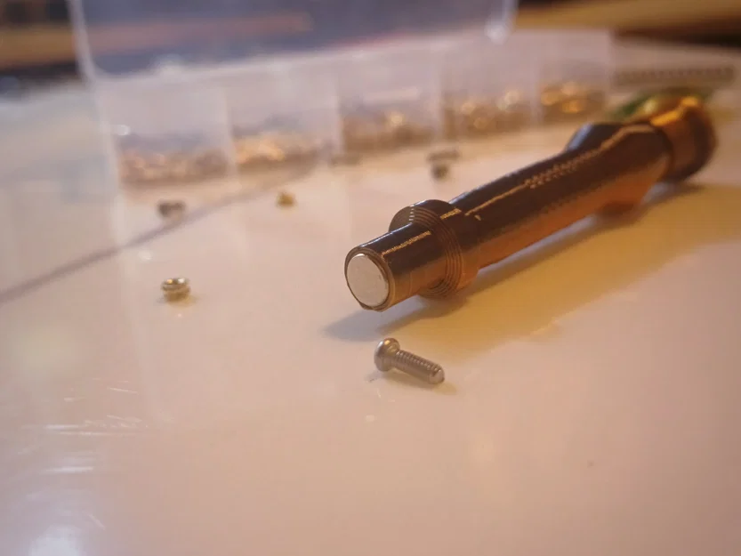 The Screw Assistant | Dụng cụ căn chỉnh ốc vít có nam châm - Image 3