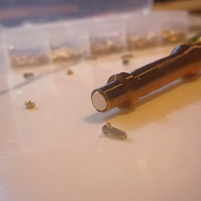 The Screw Assistant | Dụng cụ căn chỉnh ốc vít có nam châm