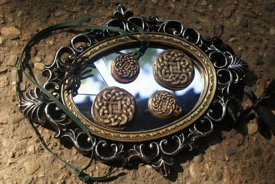 Tinne - Mặt dây chuyền nút thắt Celtic - Image 1