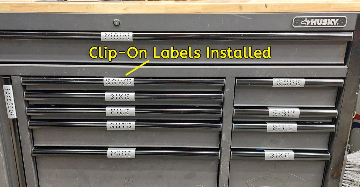 Bảng Tên Kẹp Tay Cầm Ngăn Kéo Cho Tủ Dụng Cụ Husky - Image 1
