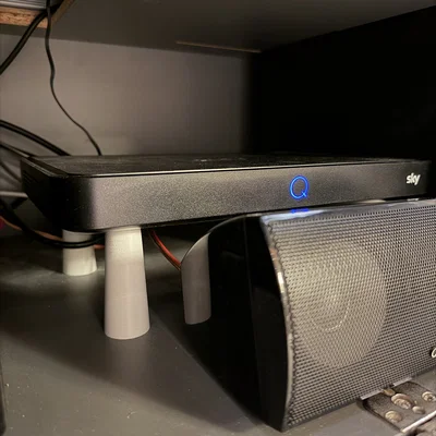 Chân đế nâng cao cho đầu thu SkyQ Receiver (Riser)