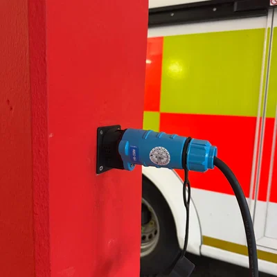 Giá treo tường cho đầu cắm sạc Rettbox-S