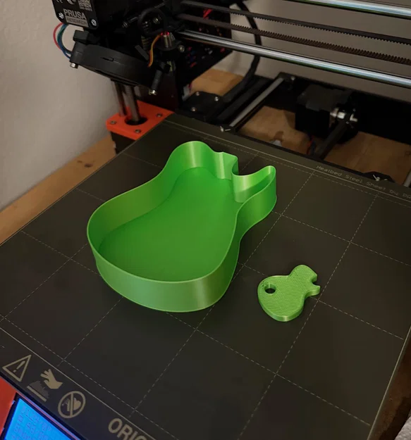 Thùng rác mini hình dáng đàn Guitar - Image 1