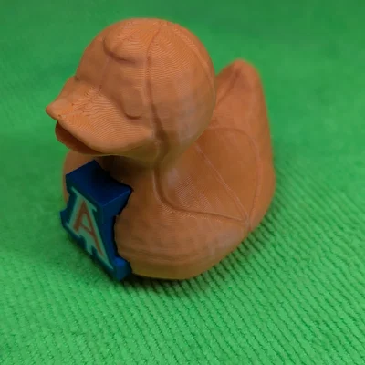 Mô hình chú vịt bóng rổ UofA Madness Duck độc lạ
