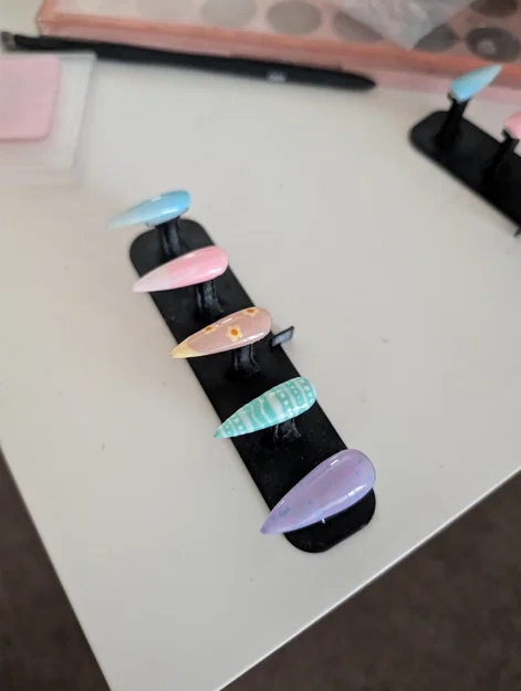 Đế gắn móng giả Nail Stand 3D (Dạng một hàng đơn tiện lợi) - Image 1