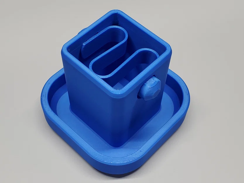 Nắp che đầu kéo (Hitch Cover) với cơ cấu chốt đàn hồi - Image 1