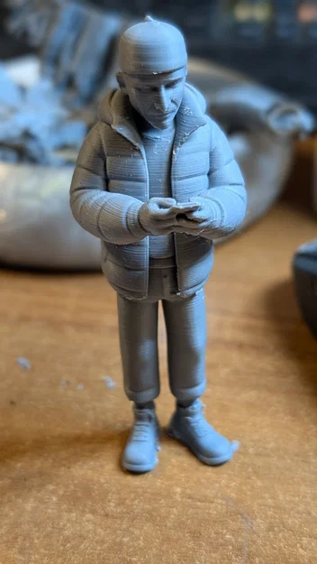 Mô hình 3D nhân vật nam mặc áo phao phong cách hiện đại - Image 2