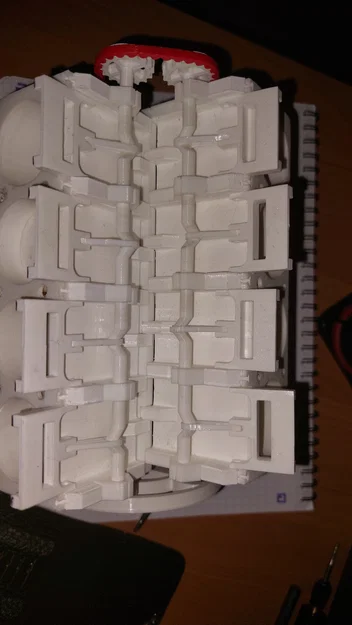 Động cơ V8 in 3D chạy bằng máy hút bụi - Image 6