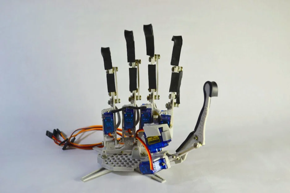 N.Z.T. Genesis, Legado 17 - Bàn tay Robot in 3D - Image 1