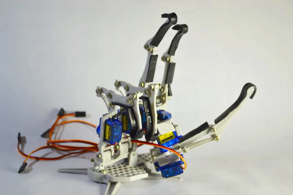 N.Z.T. Genesis, Legado 17 - Bàn tay Robot in 3D - Image 2