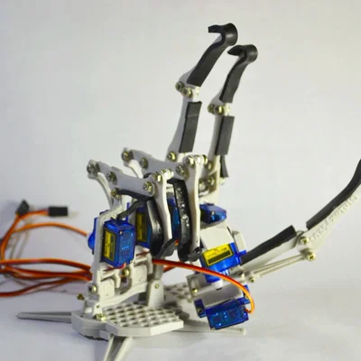 N.Z.T. Genesis, Legado 17 - Bàn tay Robot in 3D