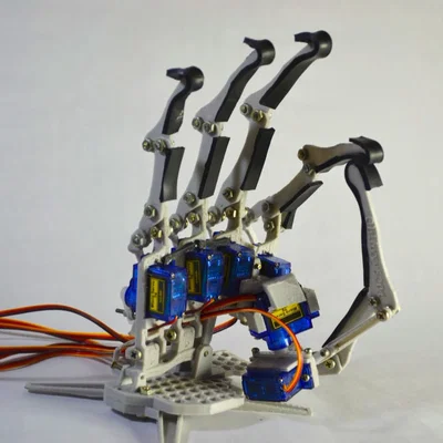 N.Z.T. Genesis, Legado 17 - Bàn tay Robot in 3D