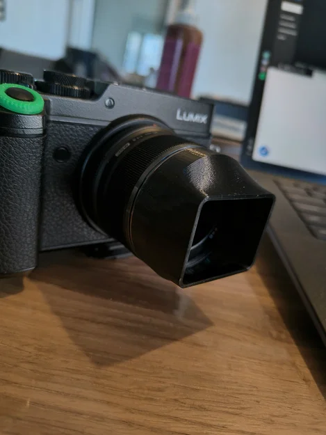 Loa che nắng hình vuông cho ống kính Olympus M.Zuiko 25mm - Image 1