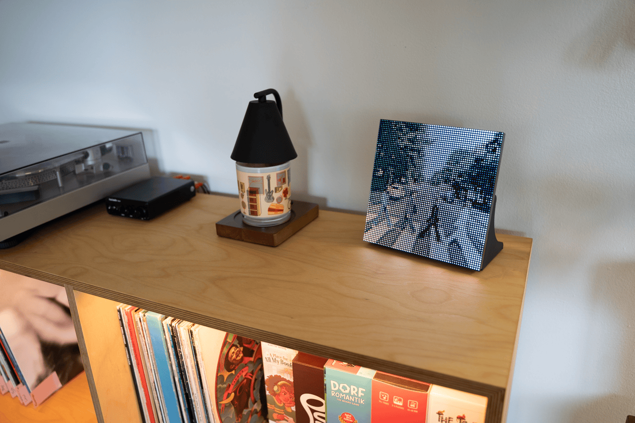 Giá Đỡ Màn Hình LED RGB Matrix (Hỗ Trợ Hiển Thị Ảnh Bìa Album và Vỏ Đĩa Than) - Image 1