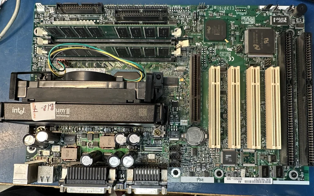 Khung gắn bo mạch chủ Pentium II - Image 2
