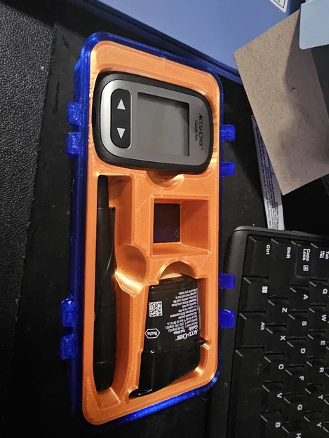 Giá đỡ máy đo đường huyết Accu-Chek Guide Me - Image 1