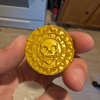 Đồng xu Aztec hai mặt từ phim Cướp biển vùng Caribbean