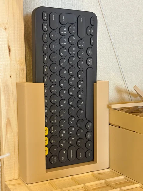 Khay đỡ bàn phím Logitech K380 chuẩn Gridfinity gọn gàng - Image 1