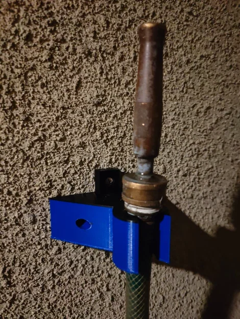 Giá treo ống nước sân vườn (Garden Hose Holder) - Image 1