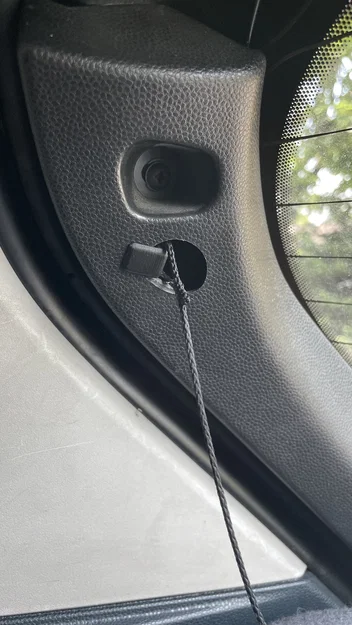 Miếng nhựa sửa móc treo tấm chắn cốp sau cho xe Ford Fiesta - Image 4