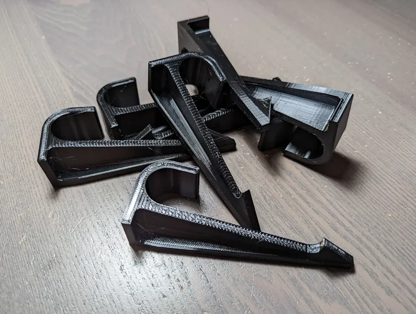 Cọc giữ cố định ống tưới thấm (Soaker Hose Spike/Keeper) - Image 1