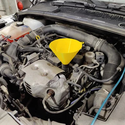 Phễu châm nhớt cho động cơ Ford EcoBoost
