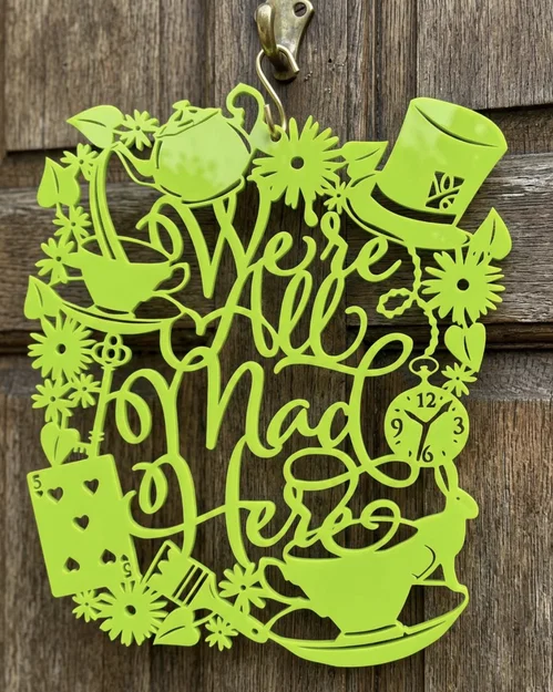 Mô hình trang trí 2D Alice in Wonderland: We're All Mad Here - Image 1