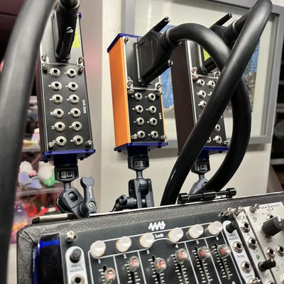 Bộ khung Eurorack 1u 1/4" p20 (Pulp Logic & Intellijel) và Case đi kèm