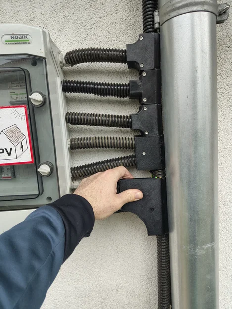 Khớp nối chữ T cho ống luồn dây 28mm (Flexible Conduit Tee) - Image 1