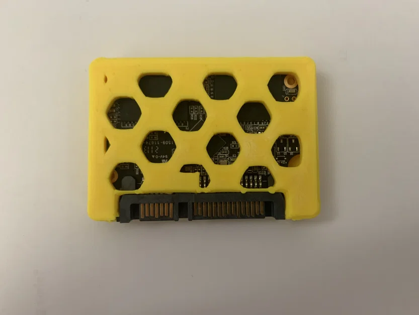 Ốp lưng bảo vệ SSD thiết kế tổ ong in 3D độc đáo - Image 1