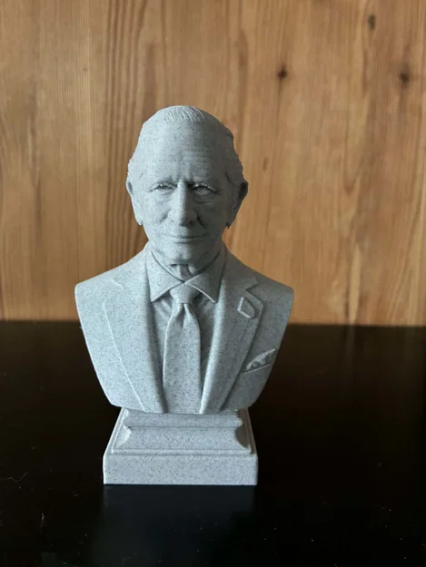 Tượng bán thân Charles III Philip Arthur George - Image 2