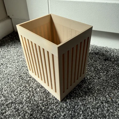 Hộp đựng đồ họa tiết kẻ sọc dọc in 3D hiện đại, tối giản